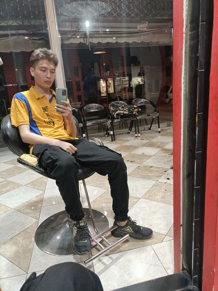  25726743  Kazem, 22 ,    
