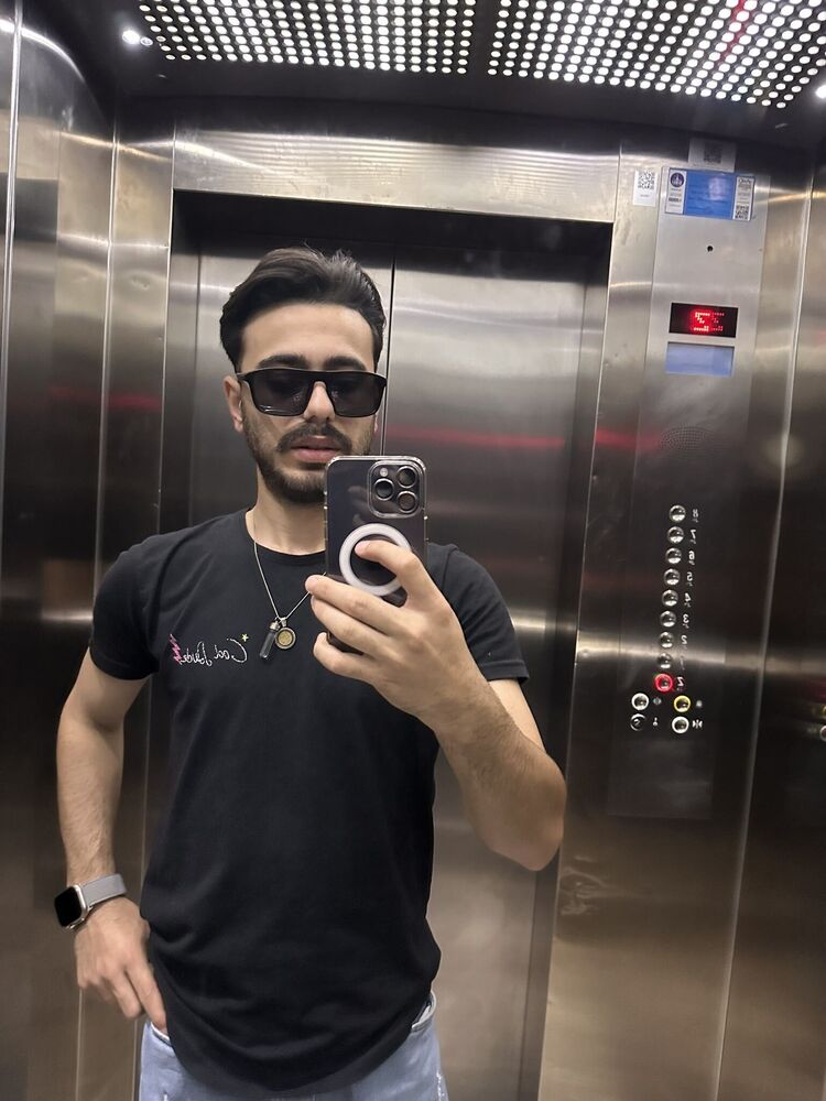  49853293  Abdullah, 23 ,    