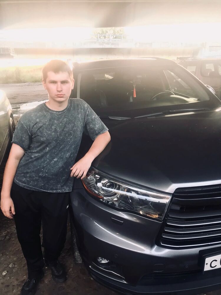  ,   Viktor, 21 ,   ,   , c 