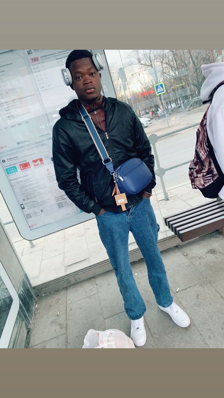 ���� 42411083 ����� Pathe, 25 ���, ���� ���������� � ������