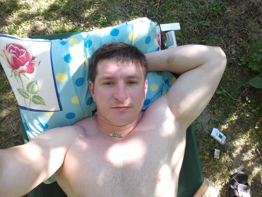  12259983  Viktor, 36 ,    