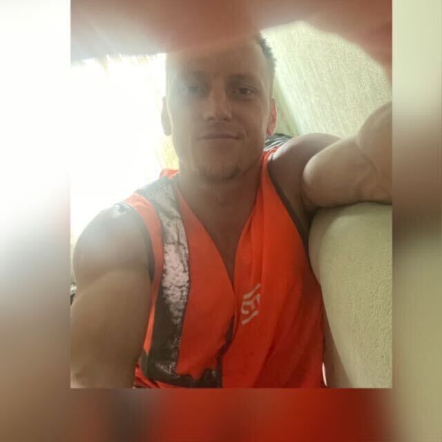  48484403  , 33 ,    