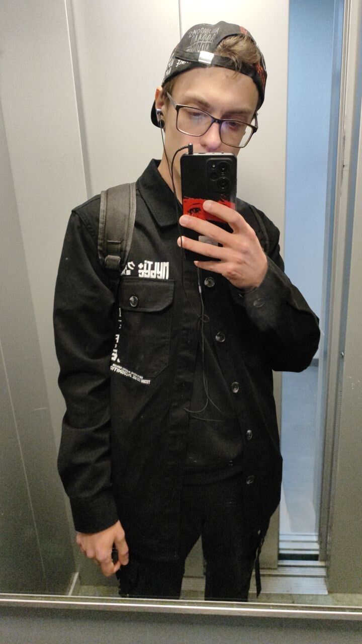 47686763  Eduard, 28 ,    