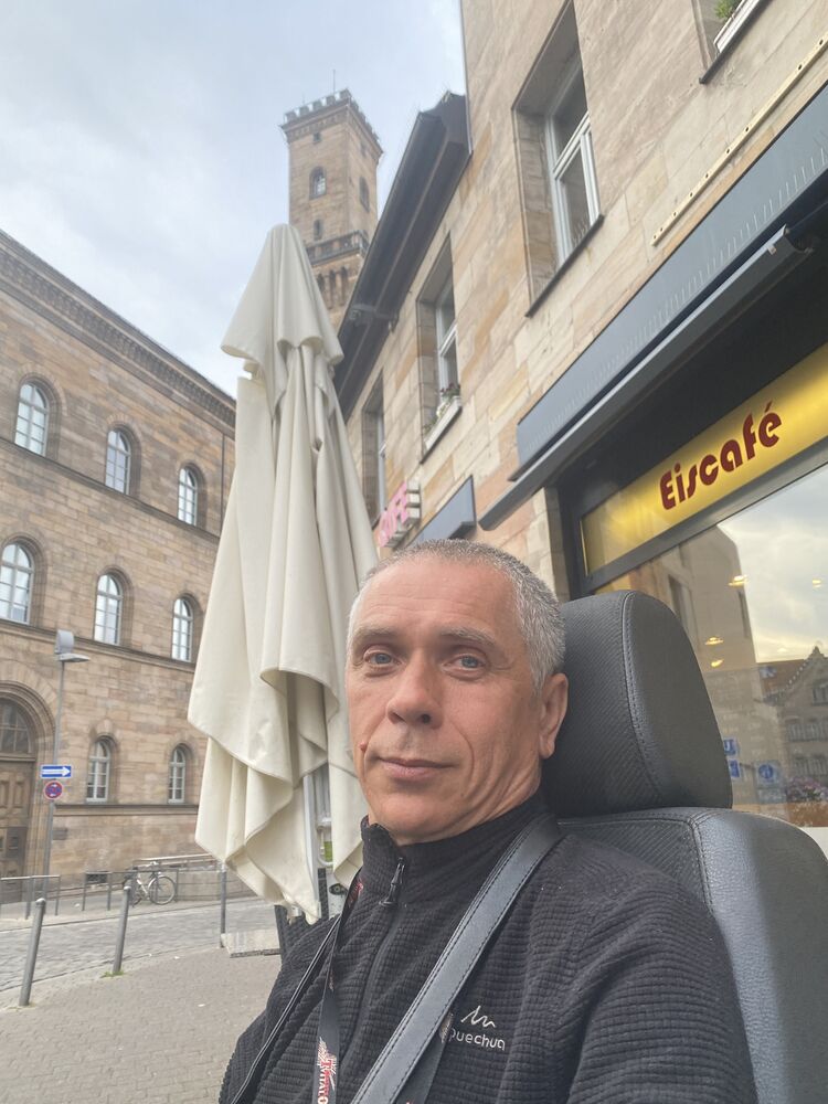  32597693  Igor, 54 ,    Furth