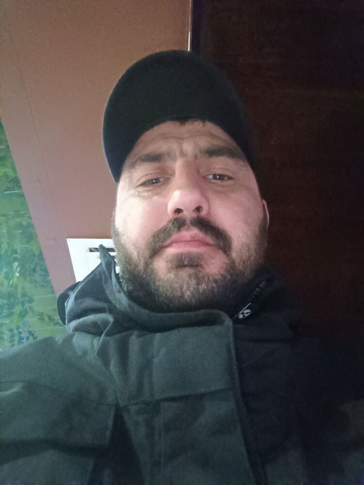  54024793  Timur, 37 ,    