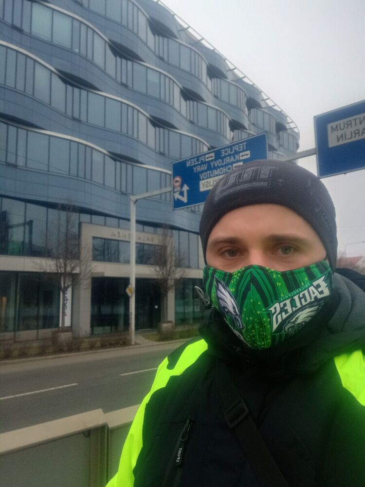  22390863  , 37 ,    Praha
