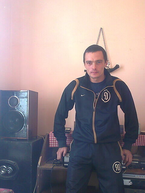  10240763  Sergey, 44 ,    