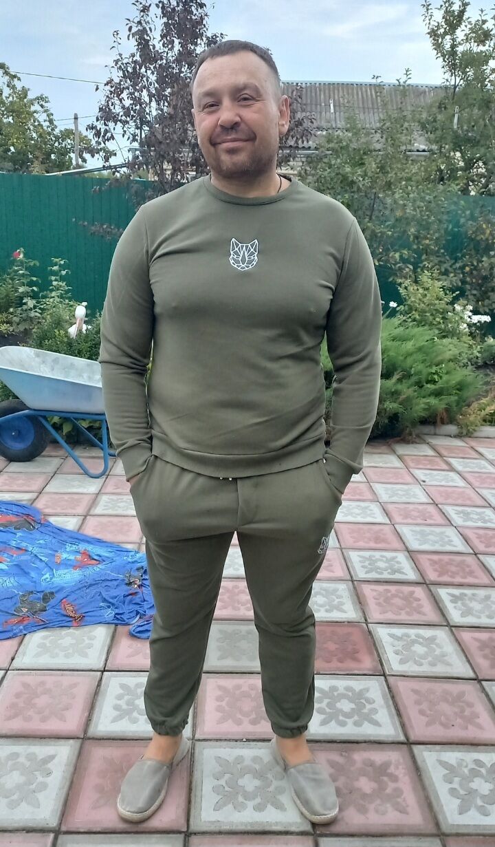  51127333  Vladimir, 46 ,    