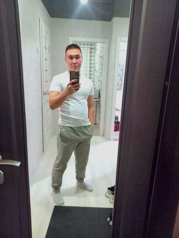  ,   Konstantin, 28 ,   ,   