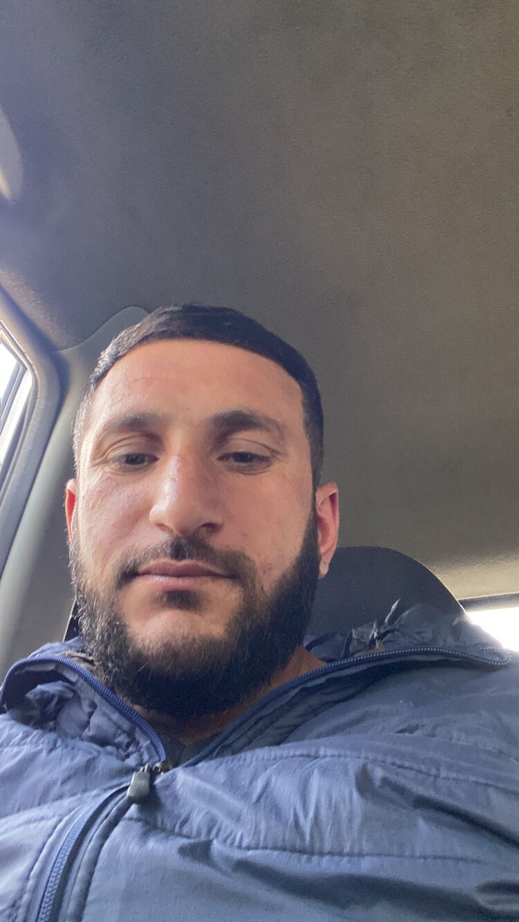  52320823  , 32 ,    Praha