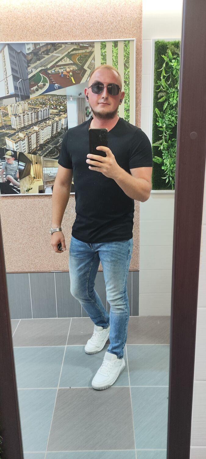  47221833  Maks, 31 ,    