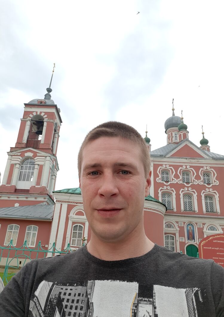  ,   Pavel, 37 ,   ,   