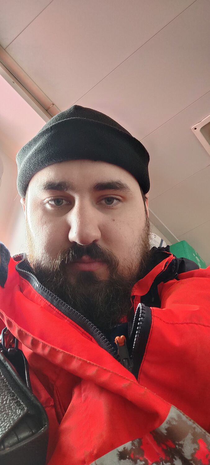  44630083  , 34 ,    -