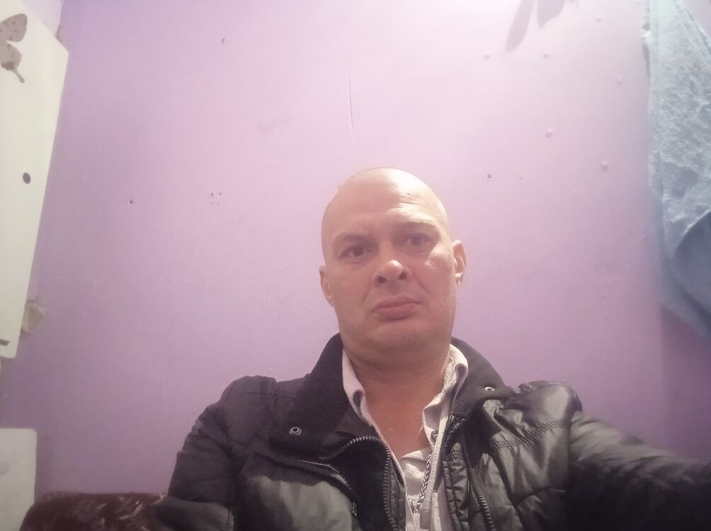  37355243  , 42 ,    