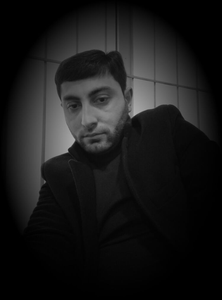  18898233  Elsad, 35 ,    