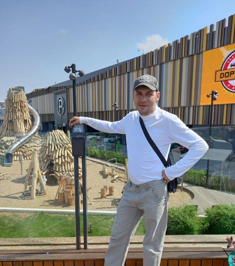  41956103  Mihail, 31 ,    