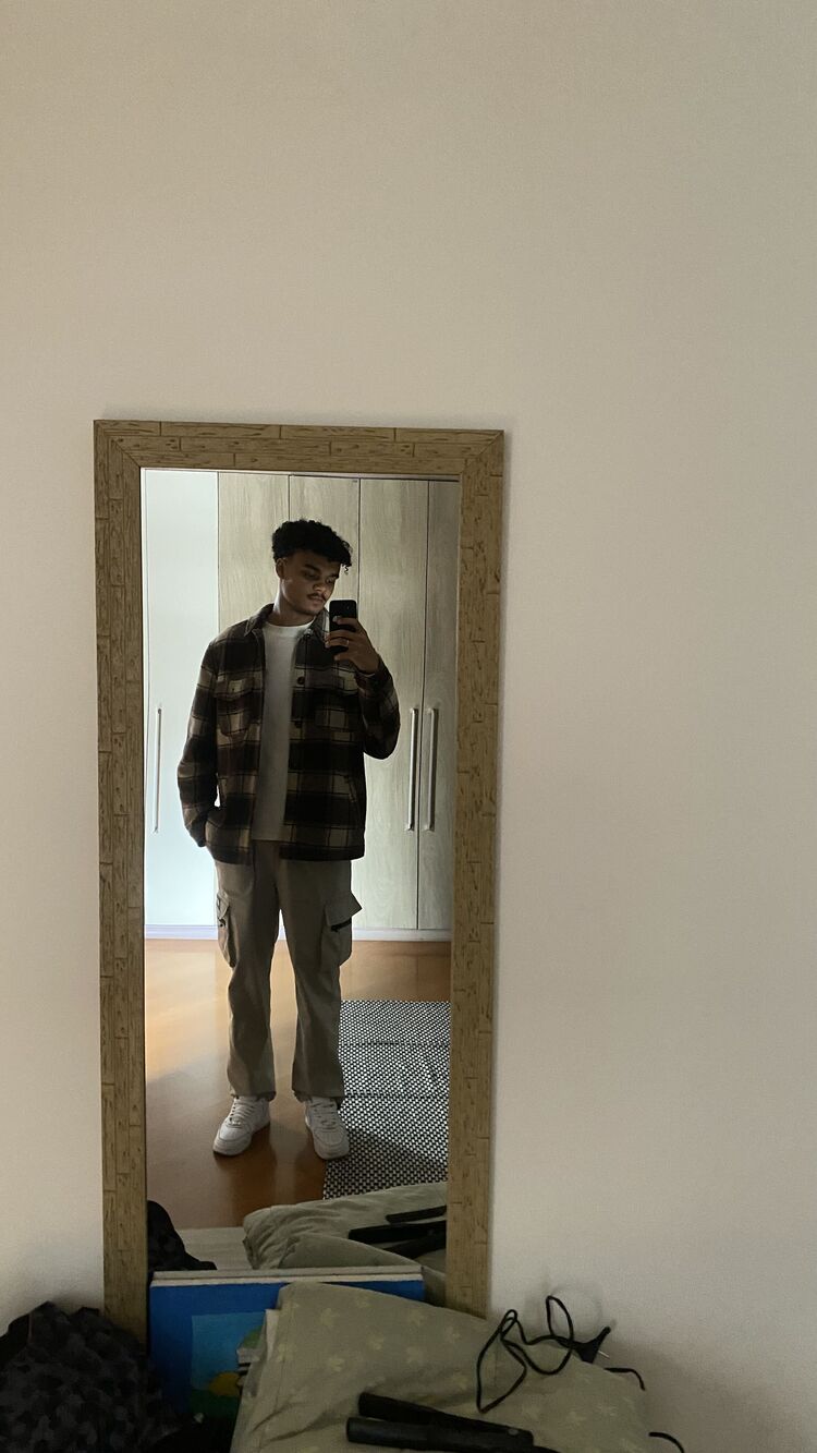  52344963  Gabriel, 22 ,    -