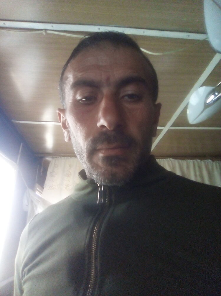  47525713  Artur, 43 ,    