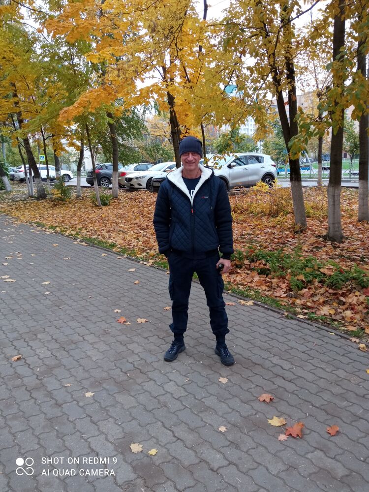  45518383  Viktor, 43 ,    
