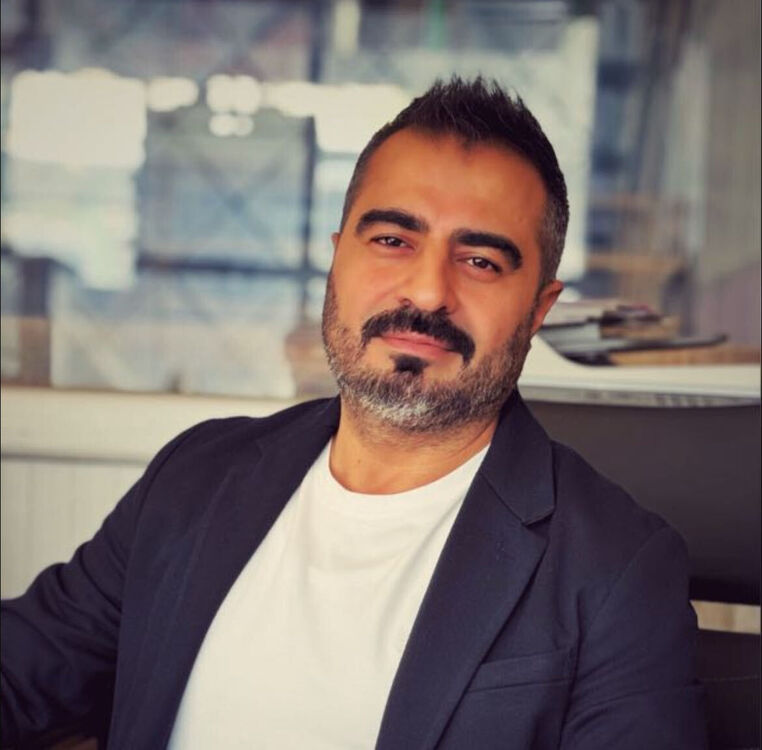  54472333  Mexmet, 40 ,    