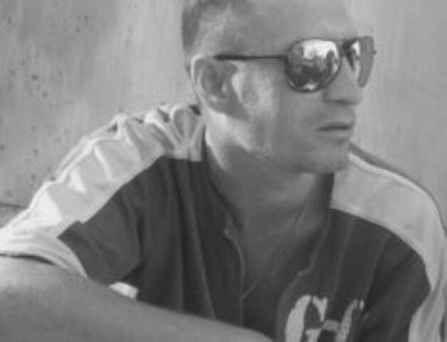  ,   Corneu, 52 ,   ,   , c 