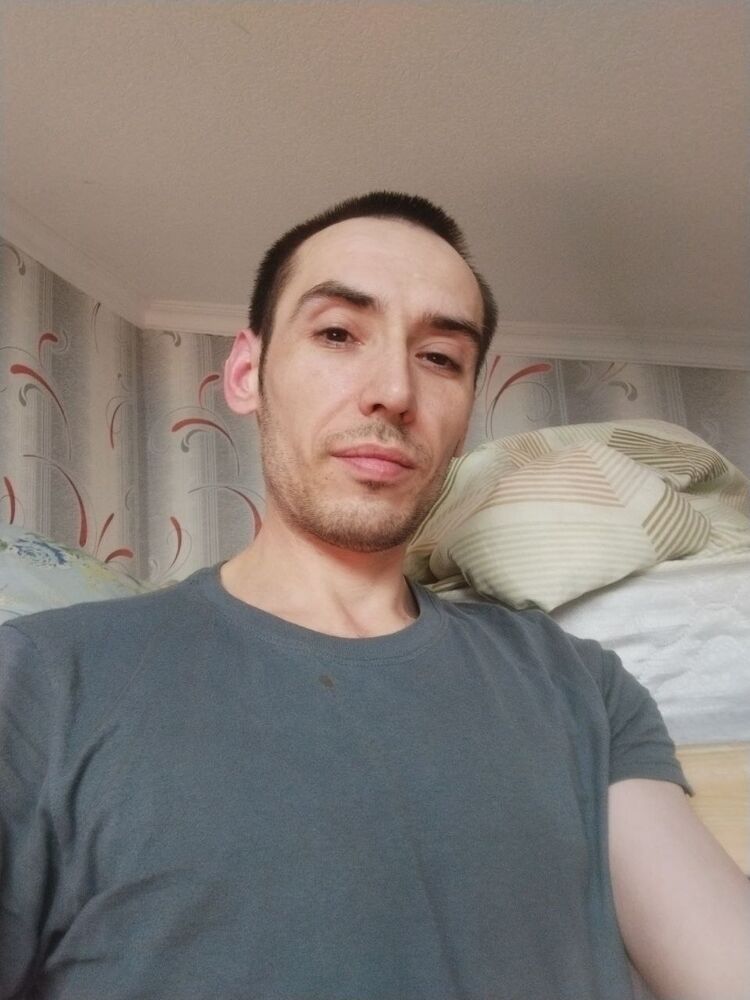  46002453  Sergei, 32 ,    