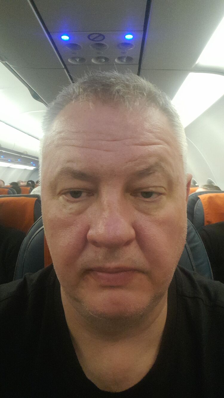  42307573  VIKTOR, 51 ,    