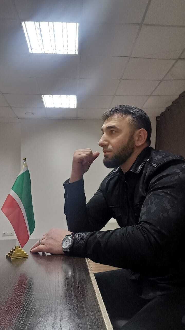  43322693  , 37 ,     