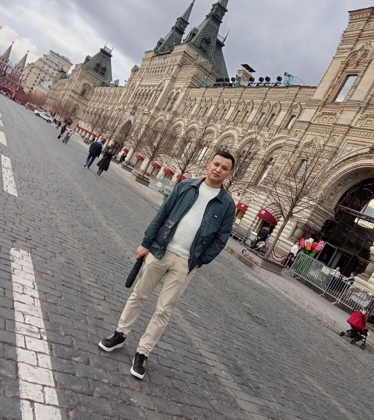  42673573  Abduraxmon, 32 ,    