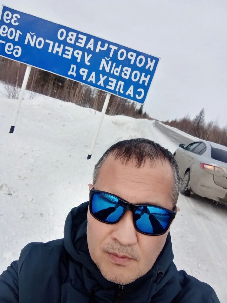  ,   Ruslan, 48 ,   ,   , c , 