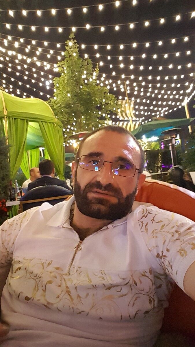  ,   Aro, 42 ,   ,   , c 