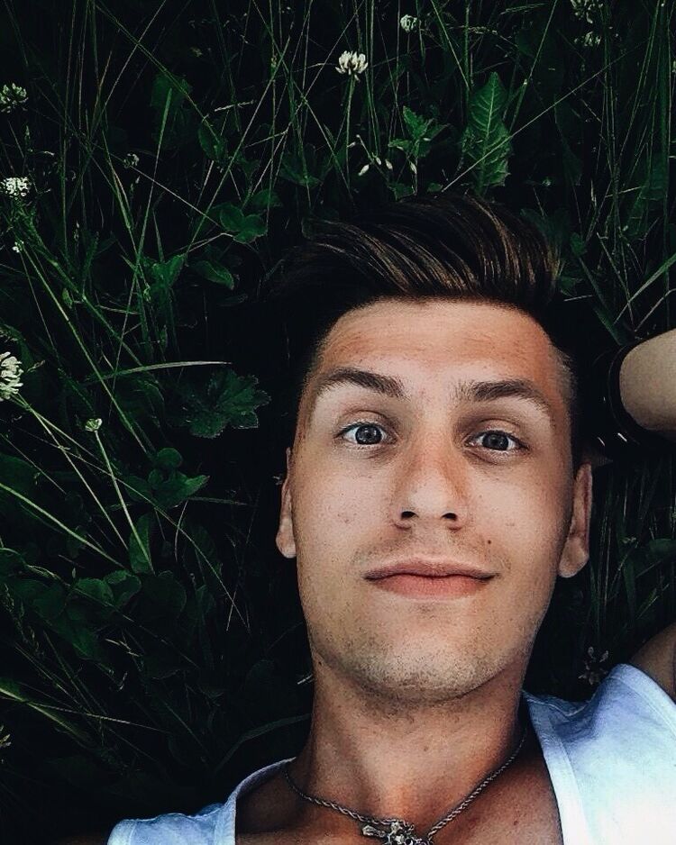 ,   Andrew, 32 ,   