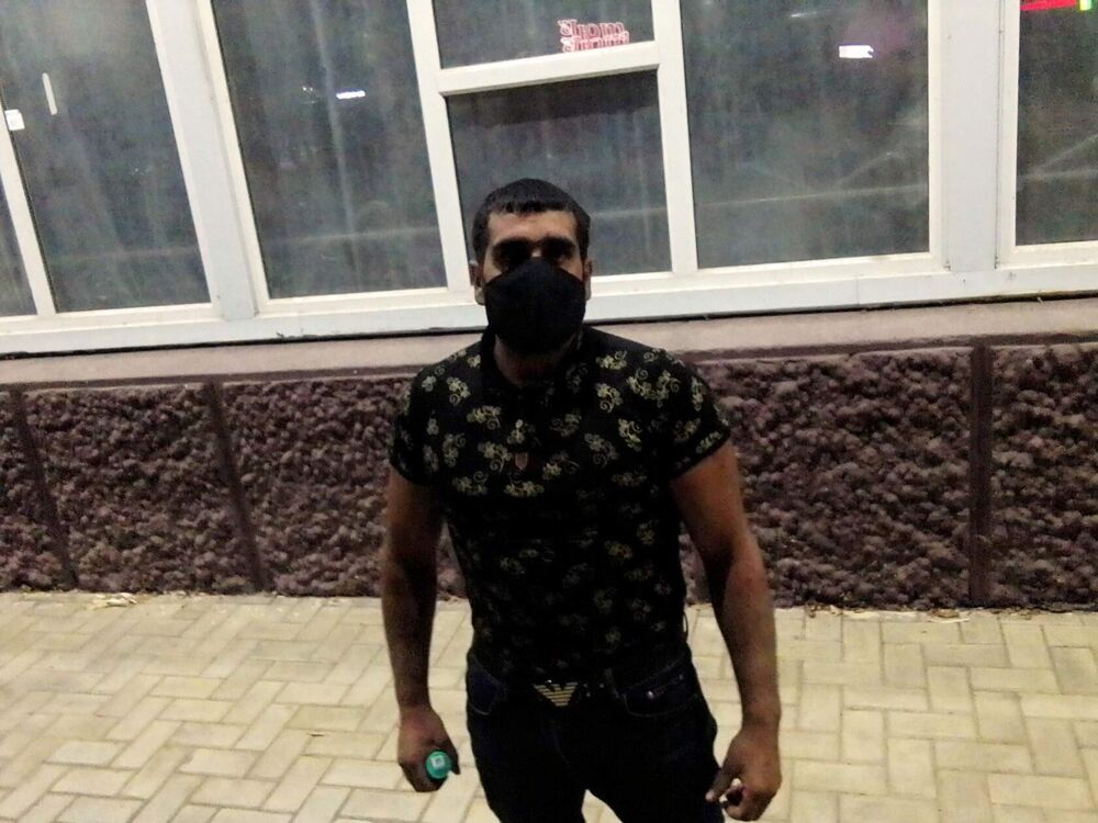  ,   Roland, 36 ,   ,   