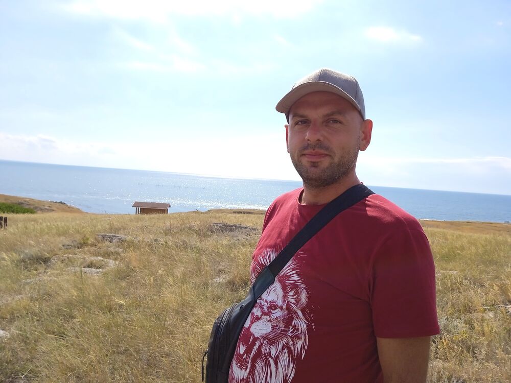  ,   Den, 34 ,   ,   