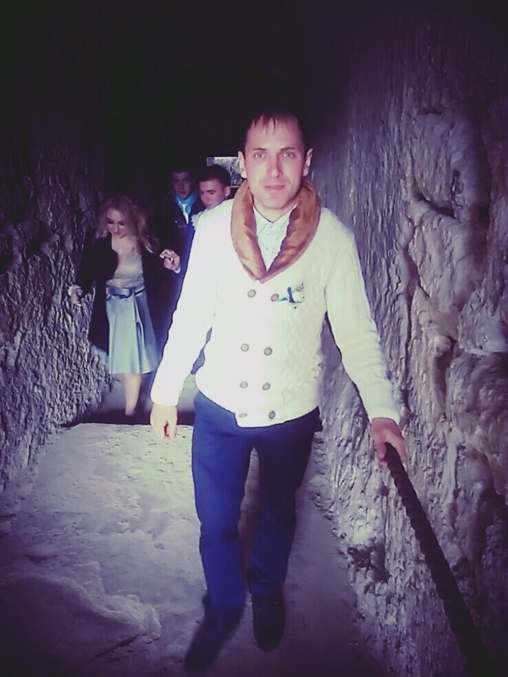  9528153  Vladislav, 37 ,    