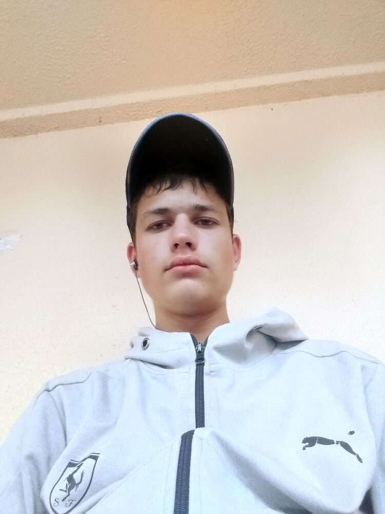  38158273  Vladeslav, 21 ,    