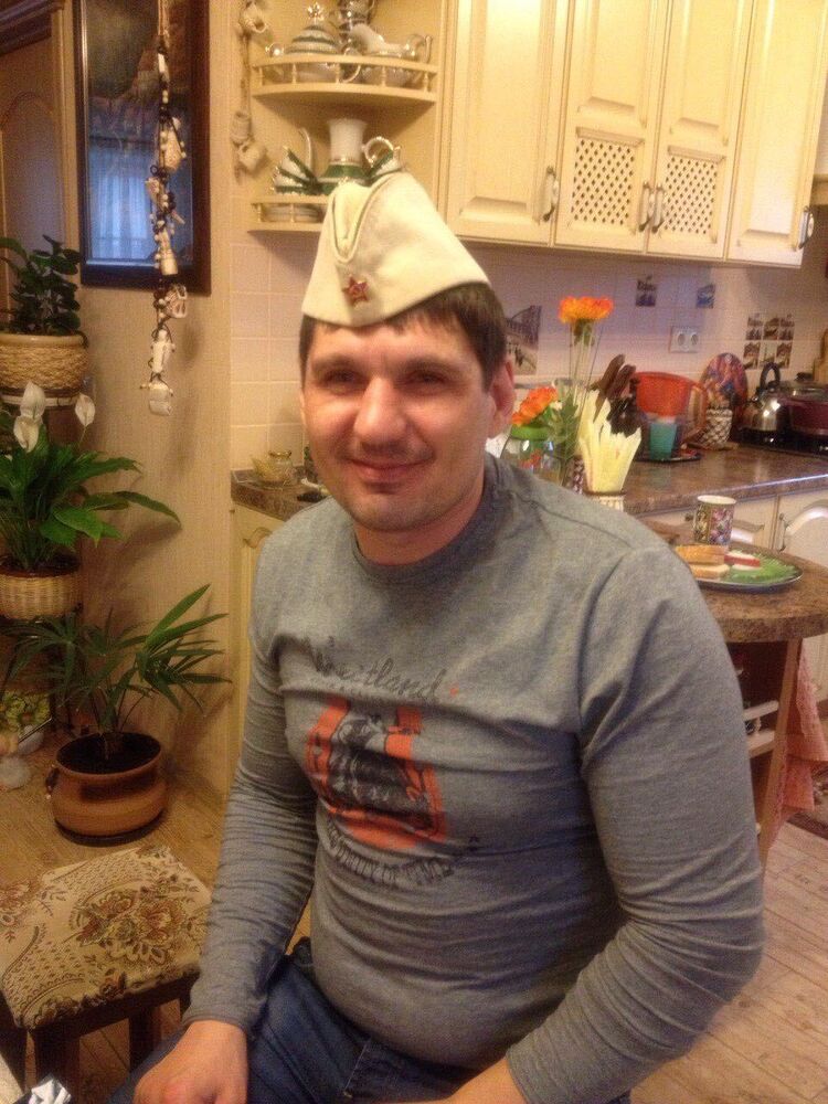  ,   Sergei, 47 ,   ,   