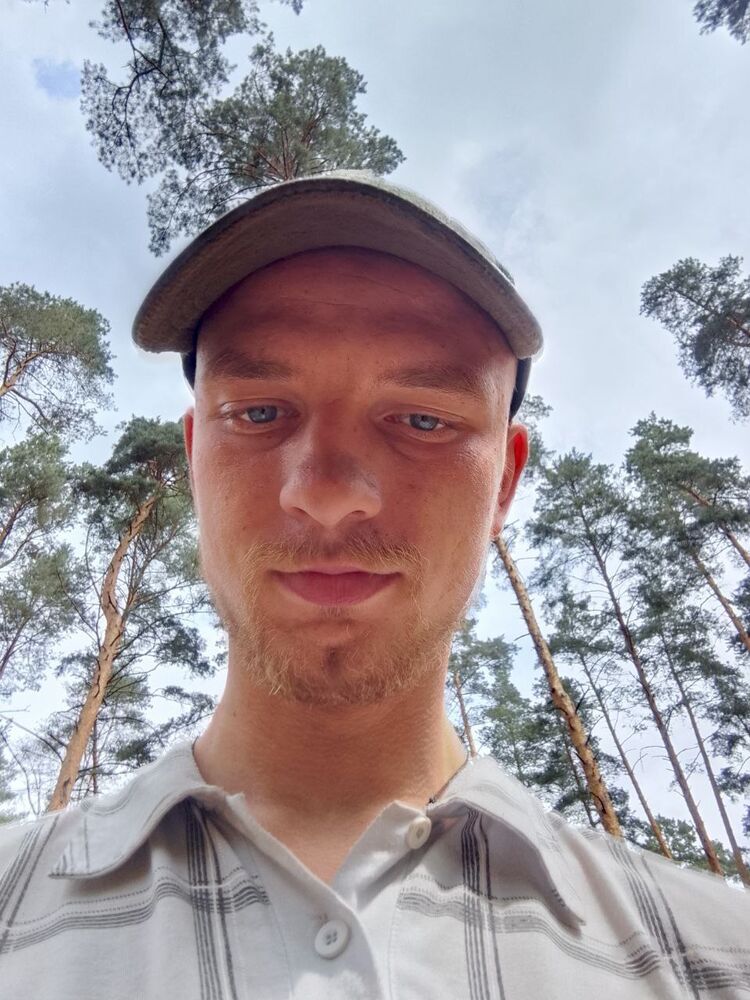   ,   Eduard, 24 ,   ,   