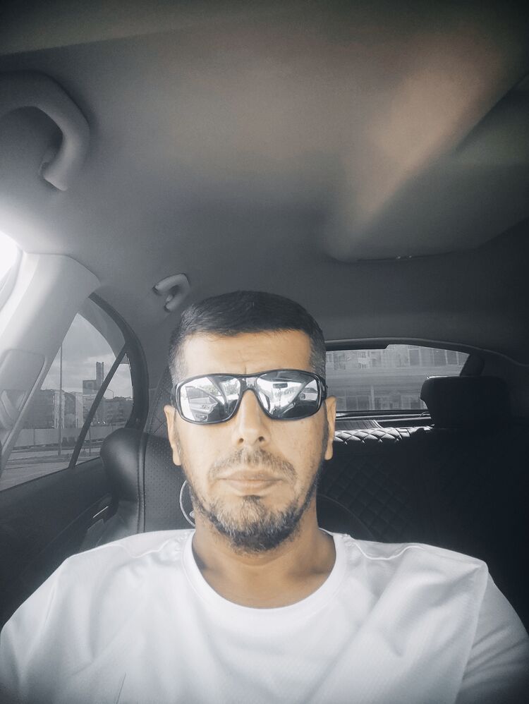  52018833  Said, 37 ,    