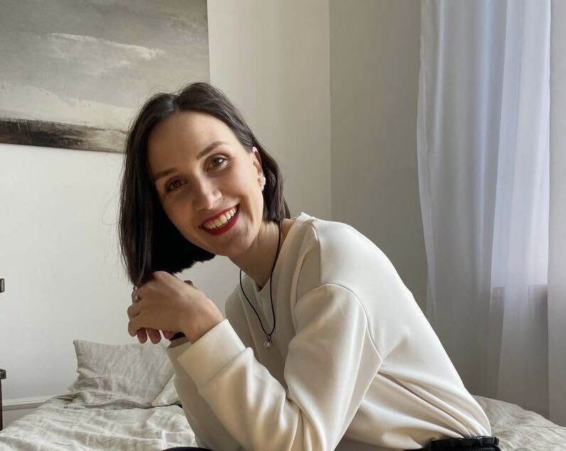 48310673  Olga, 28 ,    