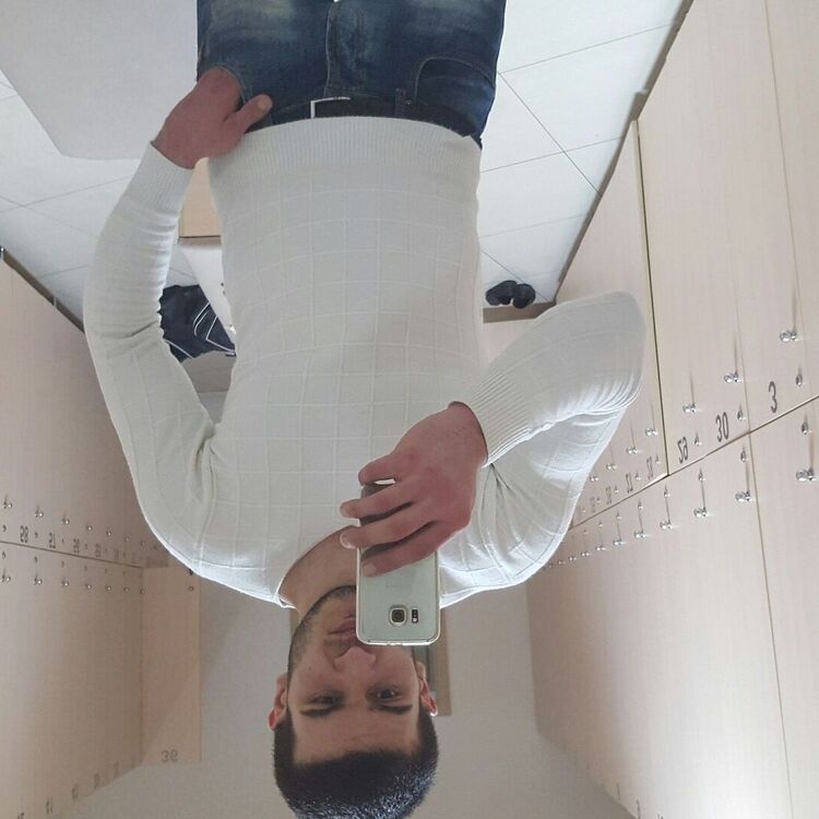  31080553  Dominik, 34 ,    