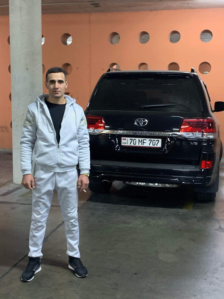  27025073  Pash, 31 ,    