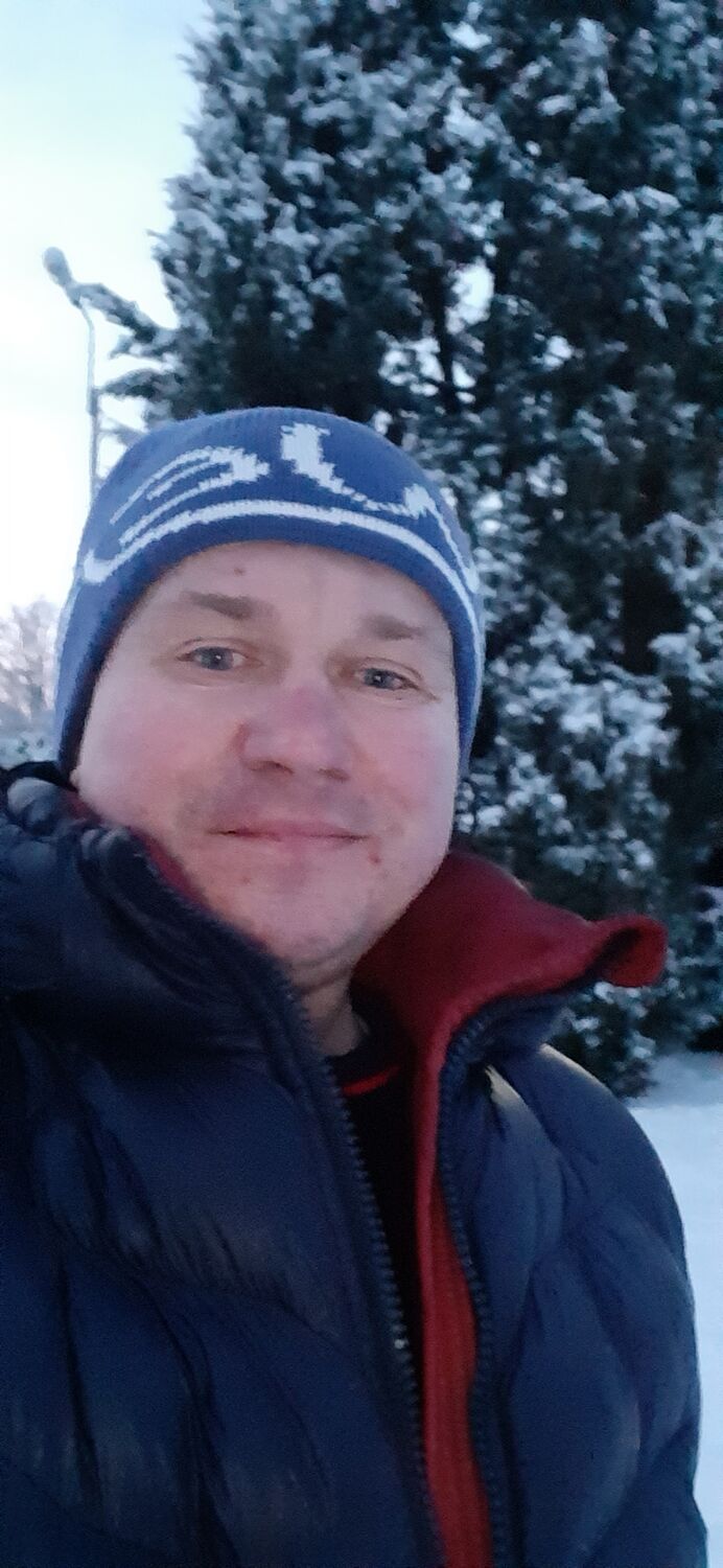  ,   Victor, 48 ,   ,   
