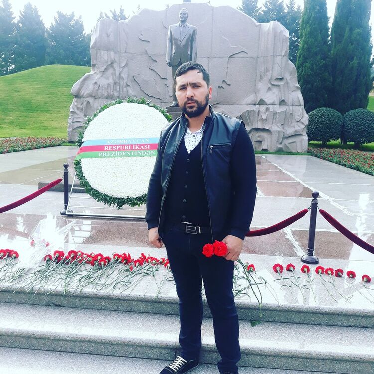 ���� 19453703 ������� ����, 35 ���, ���� ���������� � �������