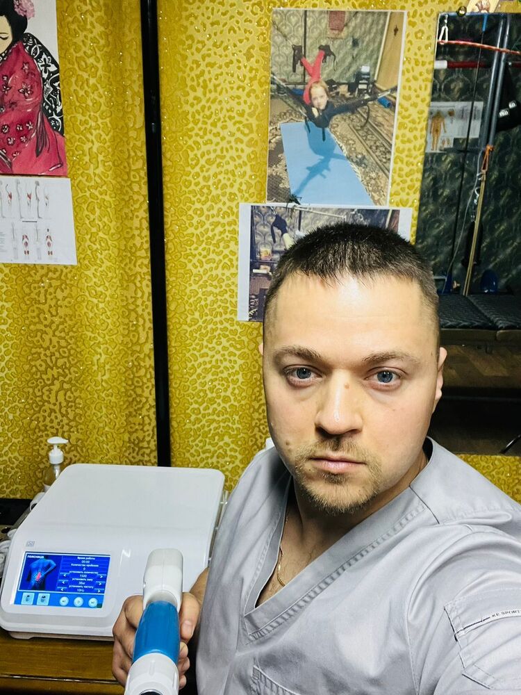  43299303  Alexei, 34 ,    