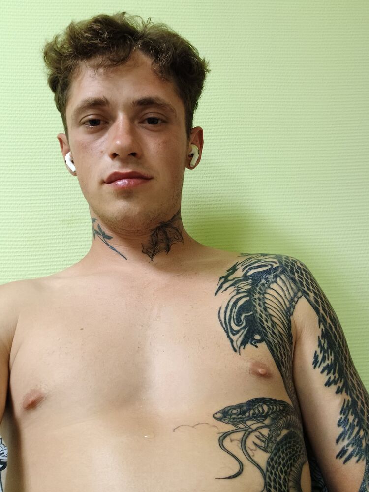  ,   Denis, 26 ,   ,   