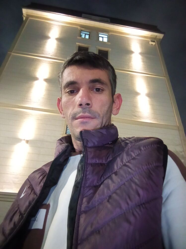  42142143  , 37 ,    