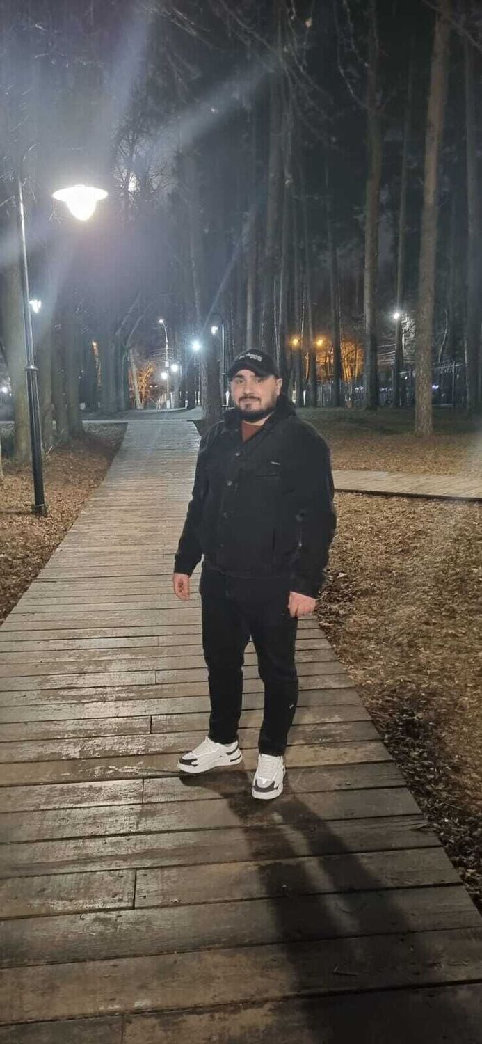  39632683  Hayk, 33 ,    