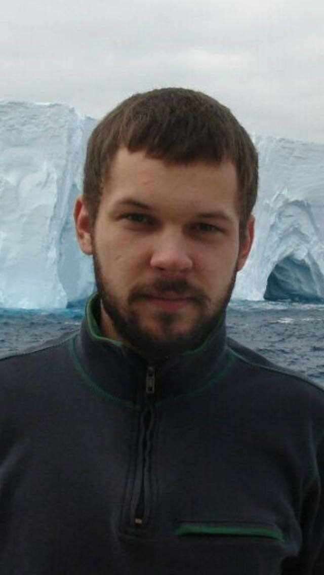  ,   Denis, 39 ,   