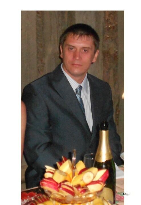  9065443  Pavel, 47 ,    